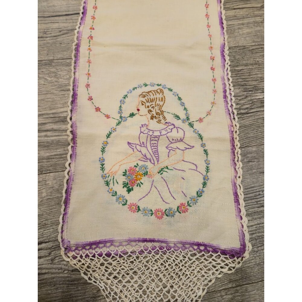 Vintage Embroidery Victorian lady Handmade White Linen Table Runner Crochet Lace